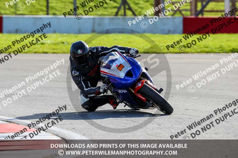 donington no limits trackday;donington park photographs;donington trackday photographs;no limits trackdays;peter wileman photography;trackday digital images;trackday photos